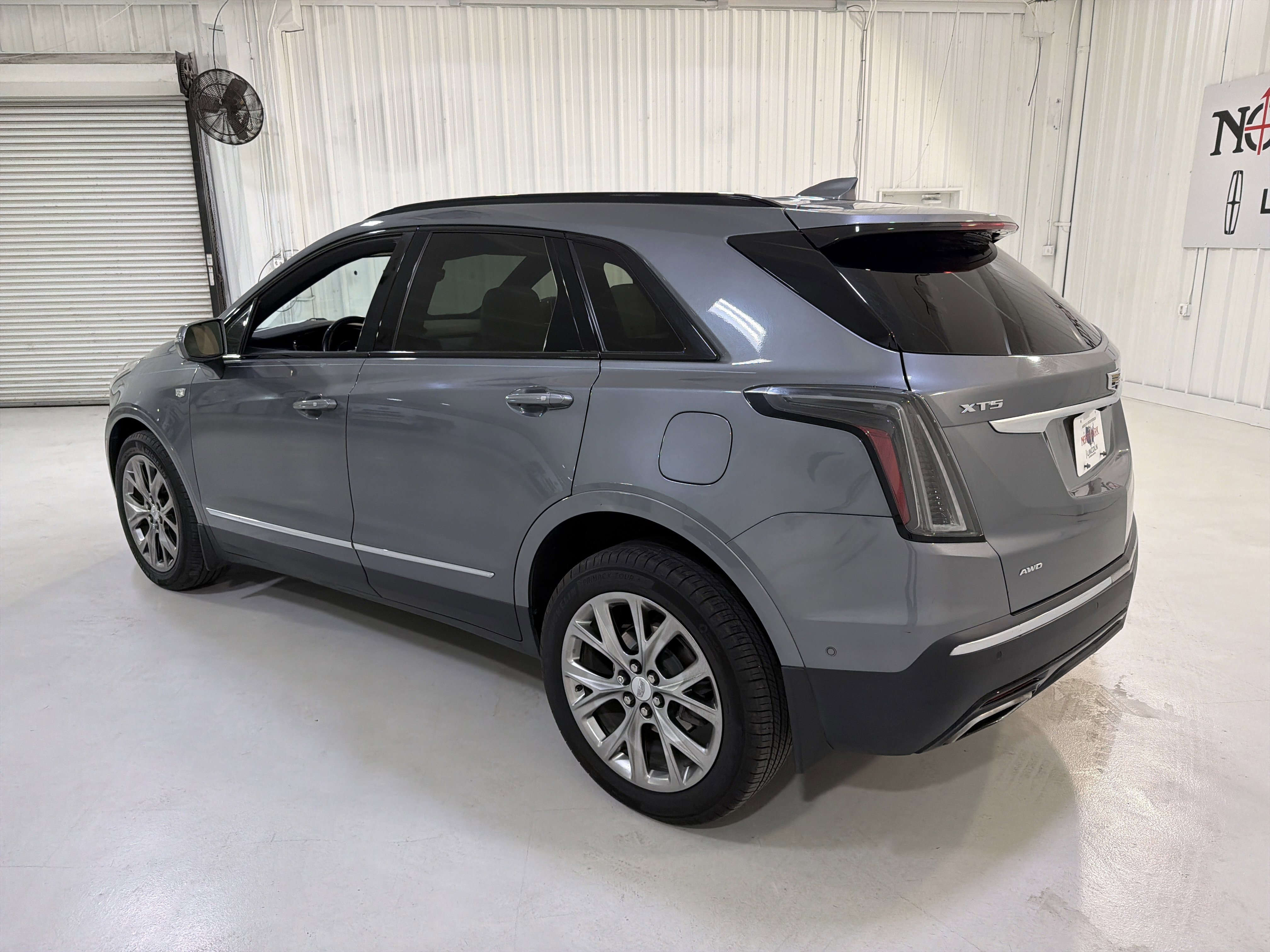 Used 2020 Cadillac XT5 Sportv AWD/4WD image 3