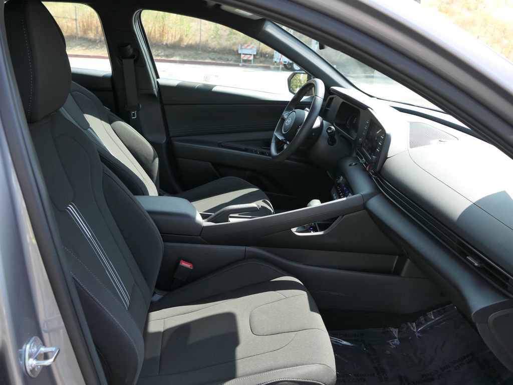 Certified 2025 Hyundai Elantra Sport w/ Cargo Package FWD image 26