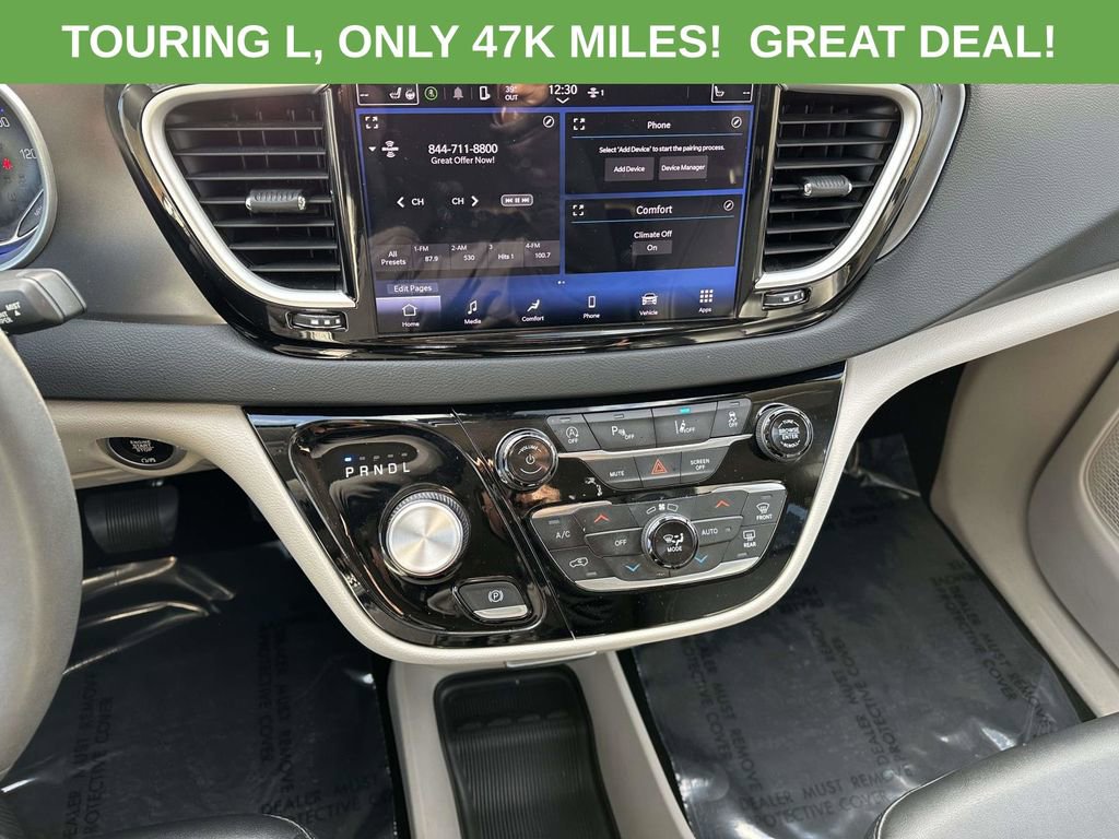 Used 2024 Chrysler Pacifica Touring-L FWD image 19