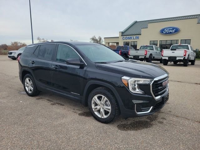 Used 2024 GMC Terrain SLE image 17
