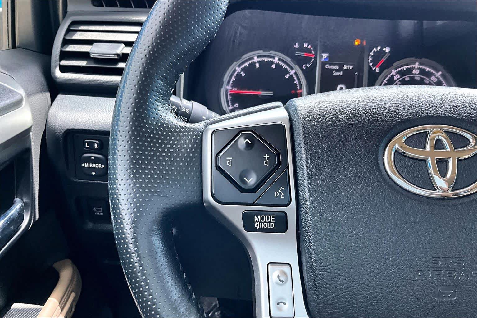 Used 2023 Toyota 4Runner Limited AWD/4WD image 23