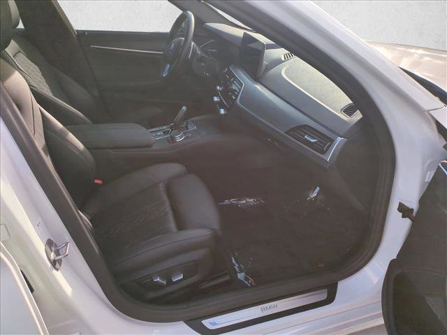Used 2023 BMW 530e w/ Premium Package image 22