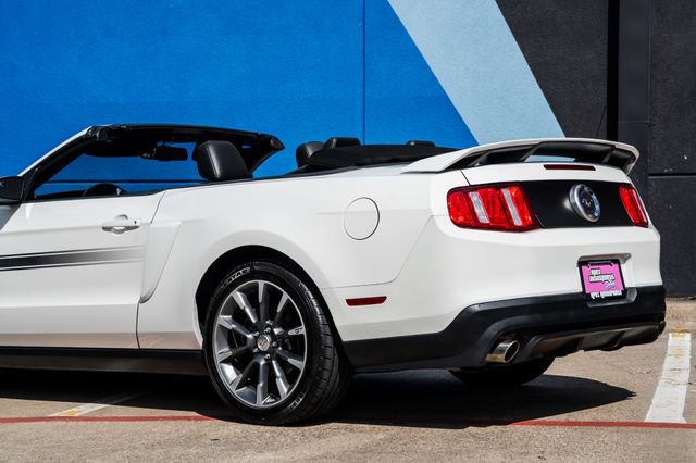 Used 2012 Ford Mustang GT Premium w/ Electronics Pkg RWD image 36