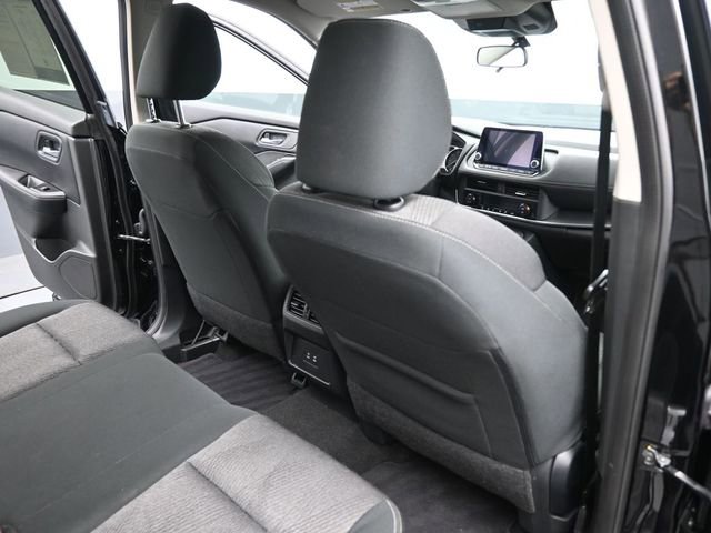 Used 2025 Nissan Rogue SV FWD image 25
