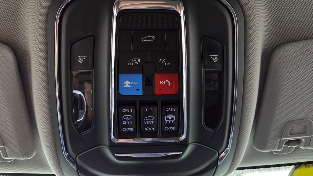 Used 2023 Jeep Grand Cherokee L Limited w/ Luxury Tech Group II AWD/4WD image 32