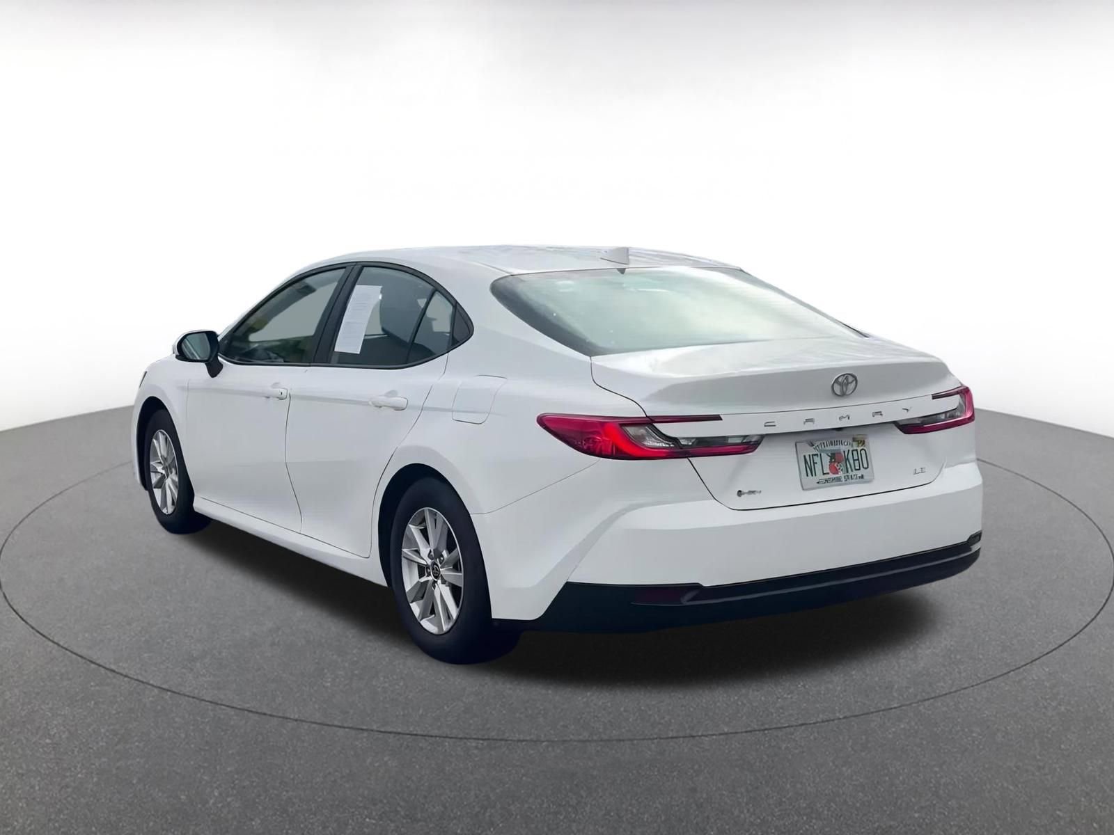 Used 2025 Toyota Camry LE image 11