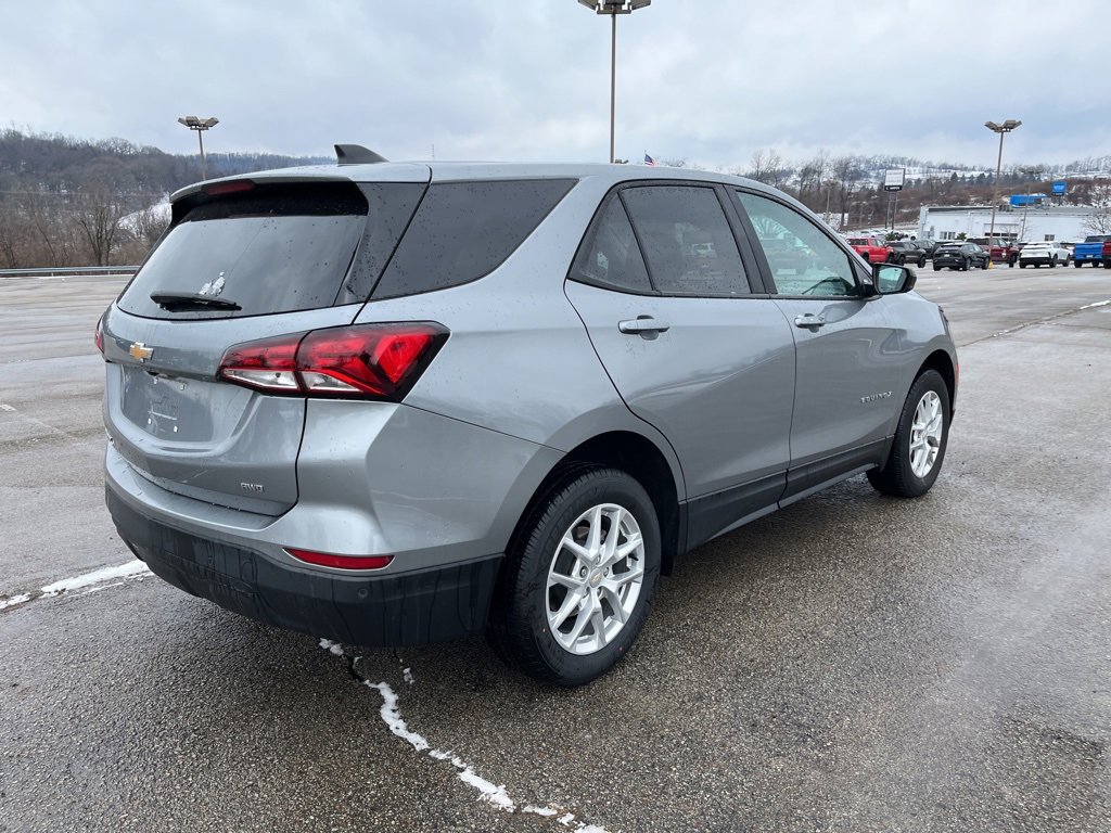 Certified 2023 Chevrolet Equinox LS w/ LS Convenience Package image 3