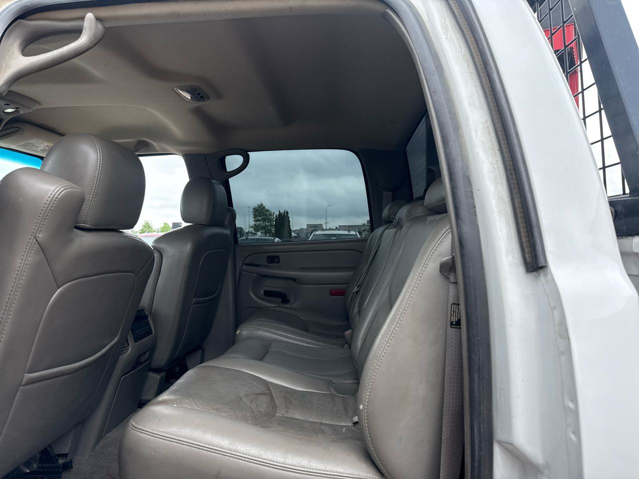 Used 2006 GMC Sierra 2500 SLE w/ Onstar Plus Package AWD/4WD image 12