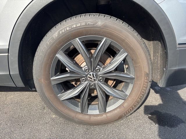 Used 2024 Volkswagen Tiguan SE image 36