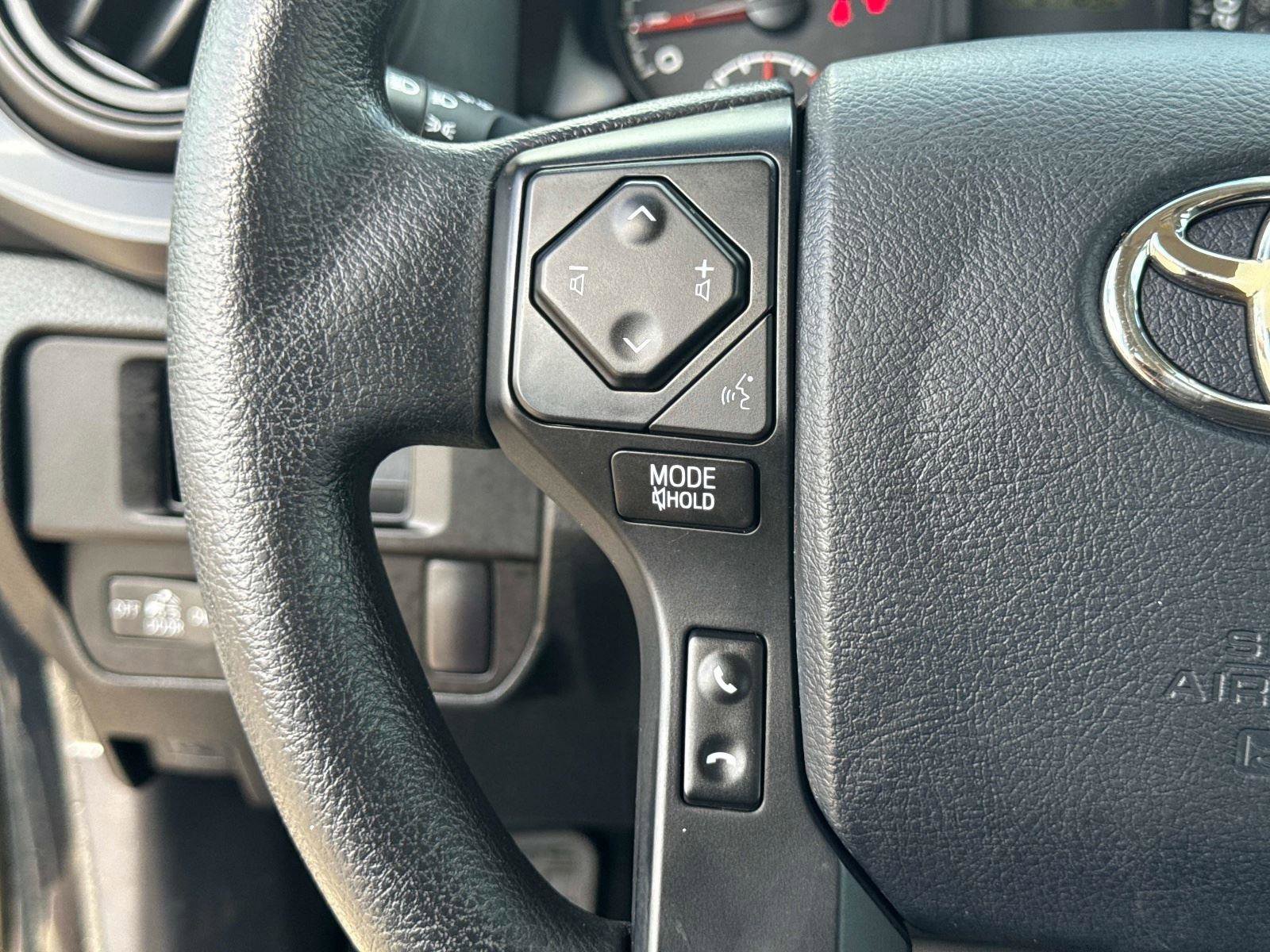 Used 2016 Toyota Tacoma SR image 25