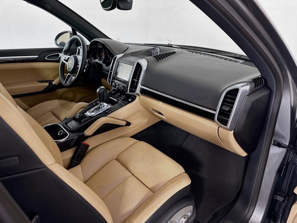 Used 2016 Porsche Cayenne AWD/4WD image 31