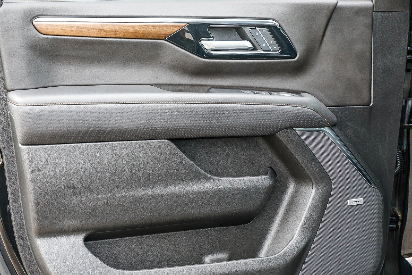 Used 2025 Chevrolet Tahoe High Country image 22