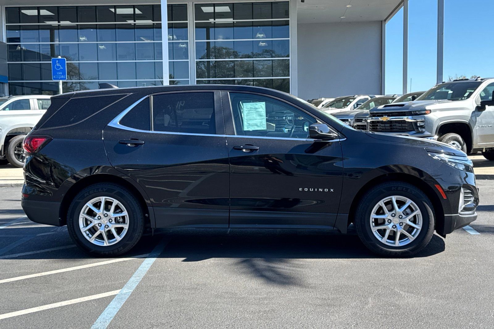 Certified 2022 Chevrolet Equinox LT image 2