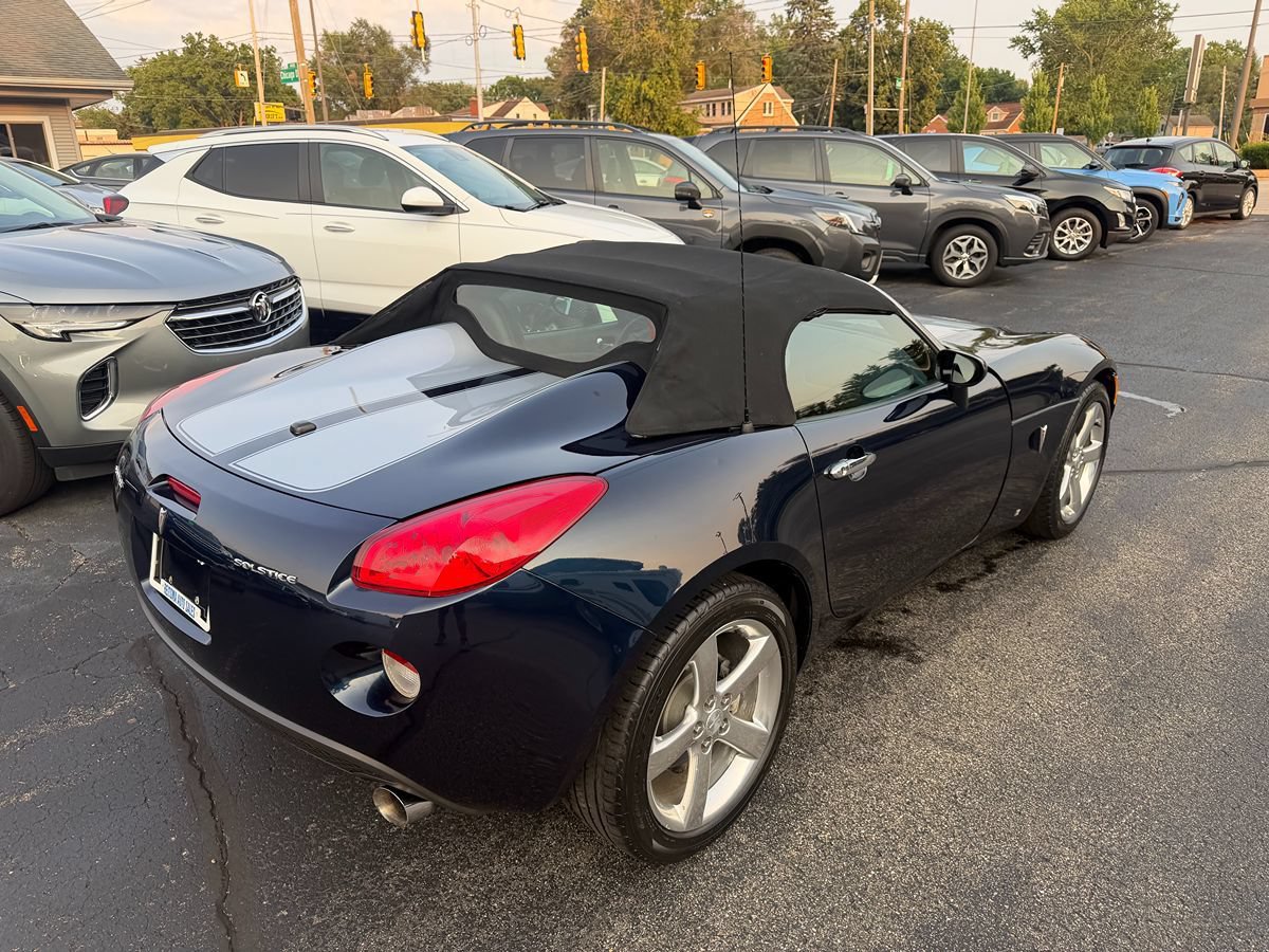 Used 2006 Pontiac Solstice Convertible w/ Premium Package RWD image 3