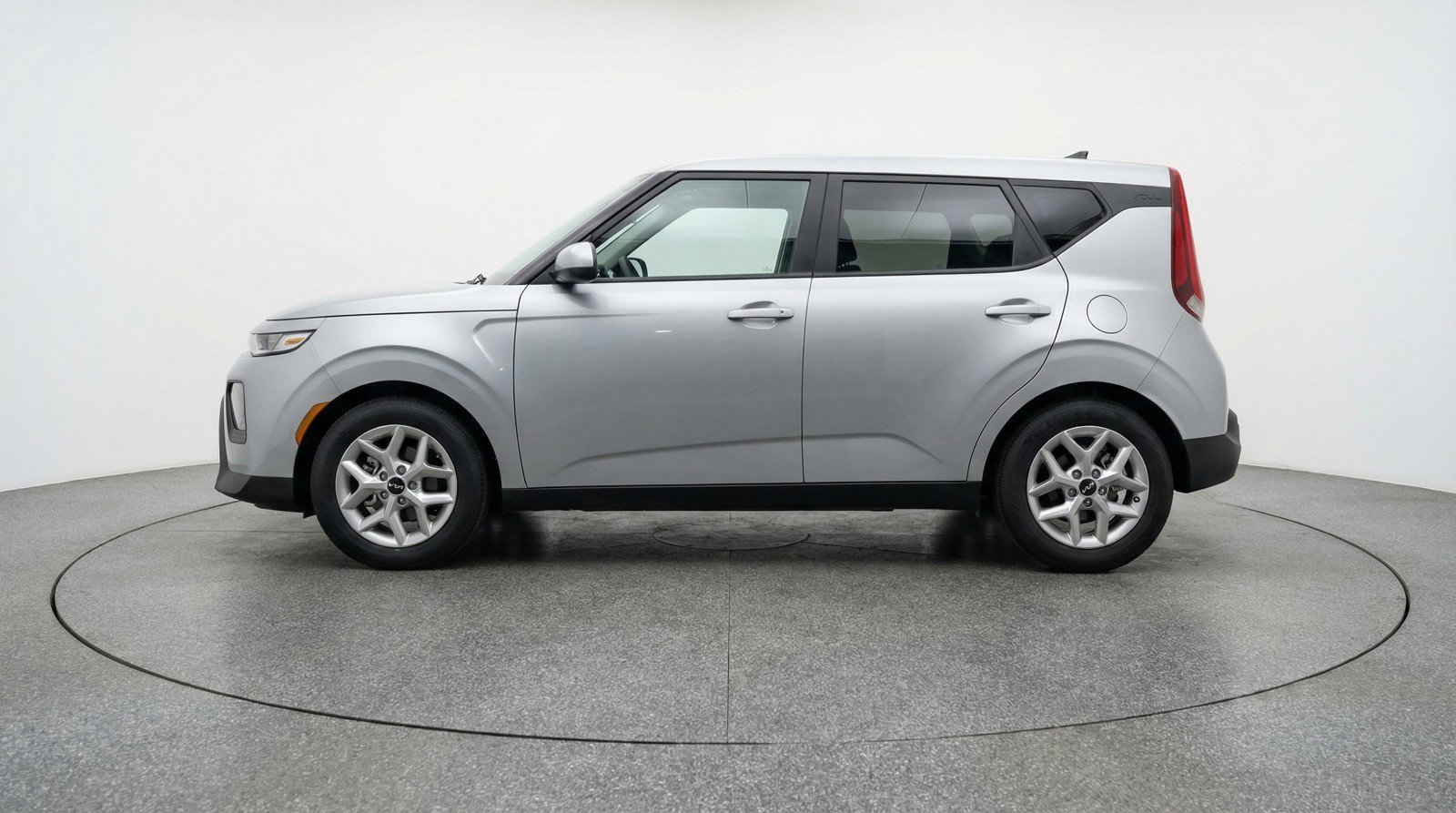 Used 2025 Kia Soul LX w/ LX Technology Package image 5