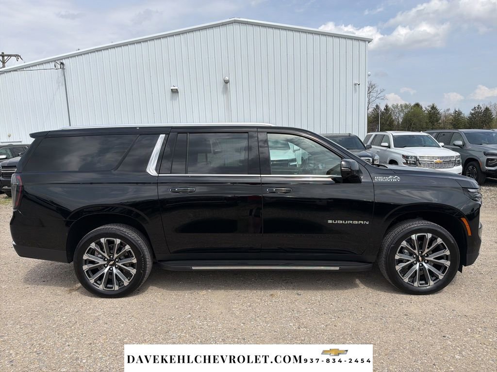 Used 2025 Chevrolet Suburban High Country w/ Sun And Tow Package AWD/4WD image 7