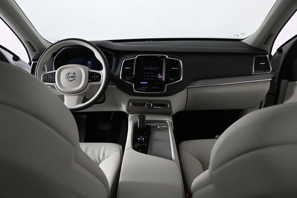 Used 2025 Volvo XC90 B5 Plus w/ Protection Package Premier AWD/4WD image 14