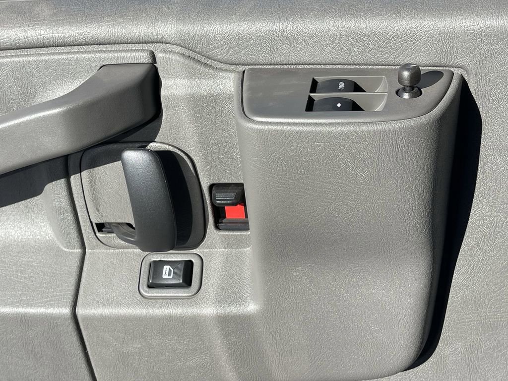 New 2025 GMC Savana 2500 Extended w/ Driver Convenience Package RWD image 23