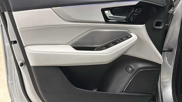 Used 2022 Acura MDX SH-AWD w/ Technology Package image 13