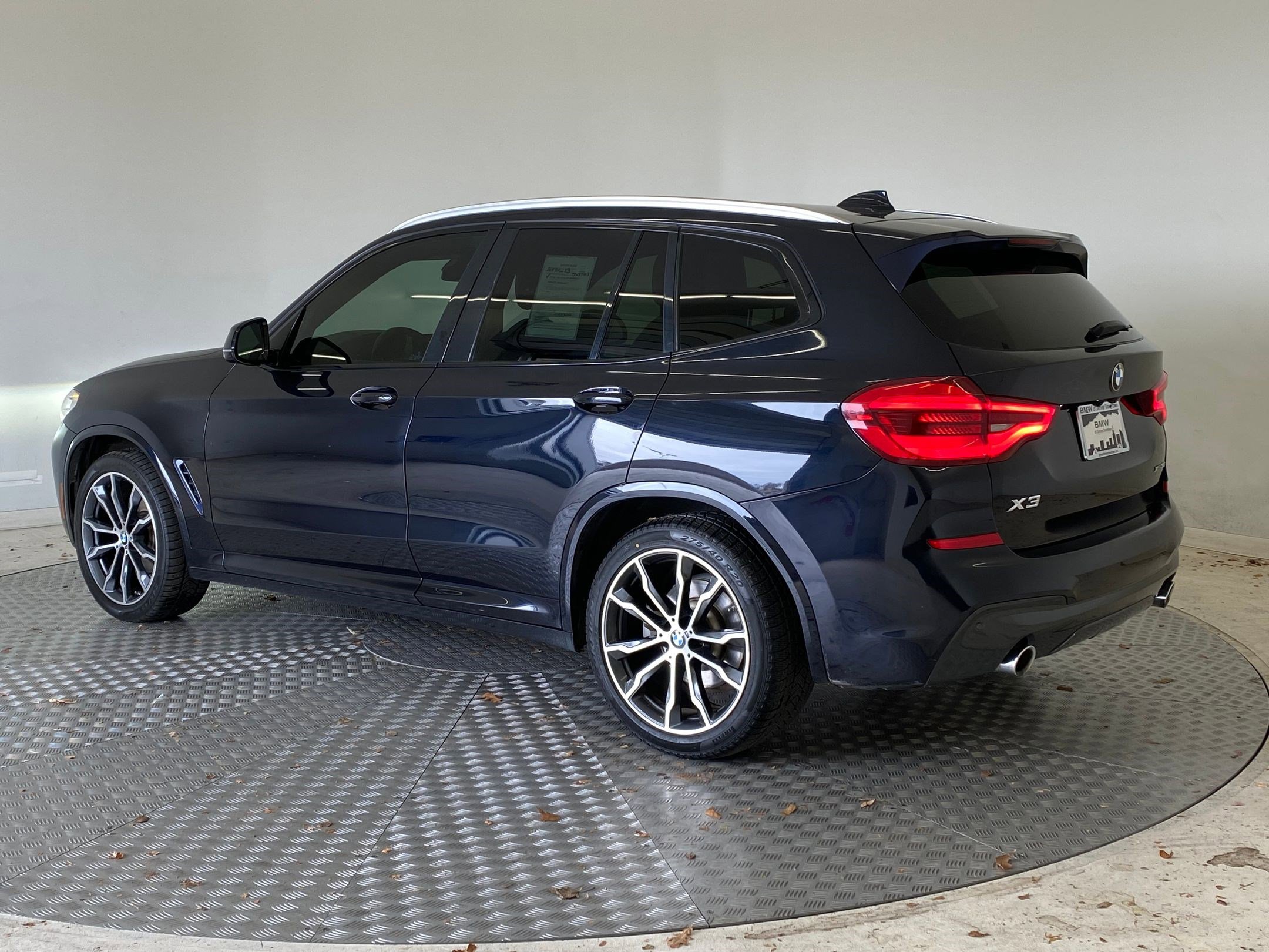 Used 2018 BMW X3 xDrive30i w/ M Sport Package image 3