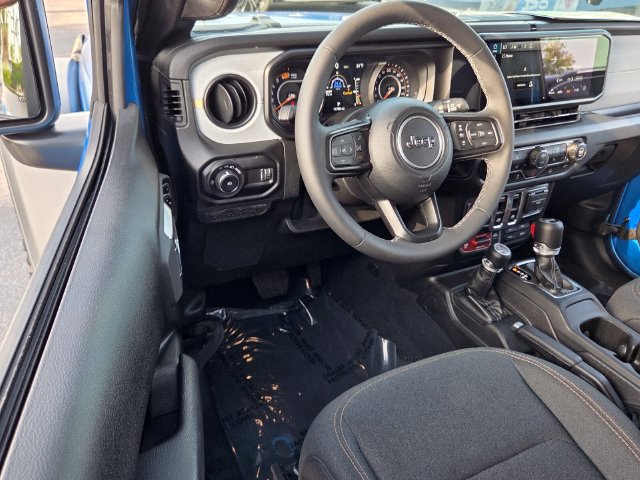 Certified 2025 Jeep Wrangler Sport AWD/4WD image 15