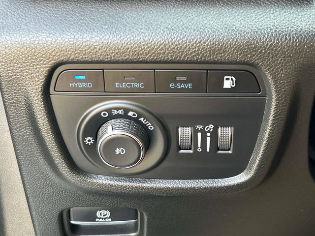 Used 2023 Jeep Grand Cherokee 4WD 4xe image 23