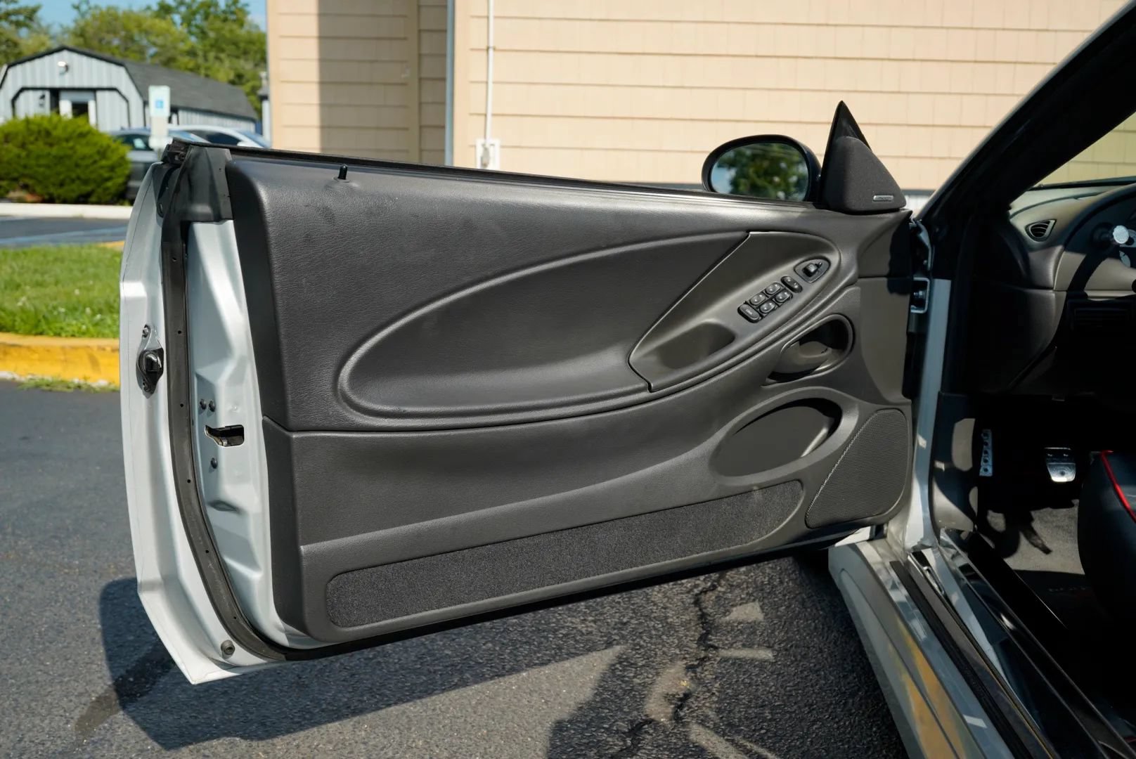 Used 2002 Ford Mustang GT RWD image 33