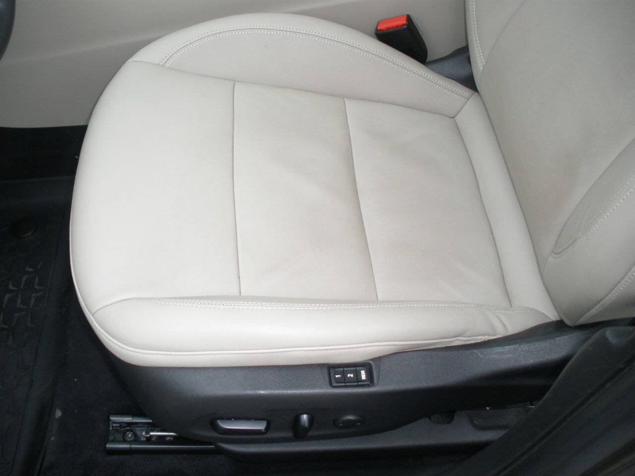Used 2019 Buick Regal Essence w/ Driver Confidence Package I AWD/4WD image 29
