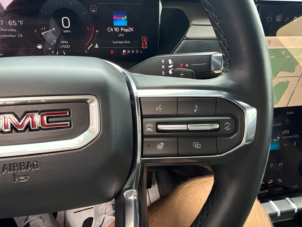 Used 2026 GMC Acadia Elevation w/ Elevation Premium Package FWD image 20