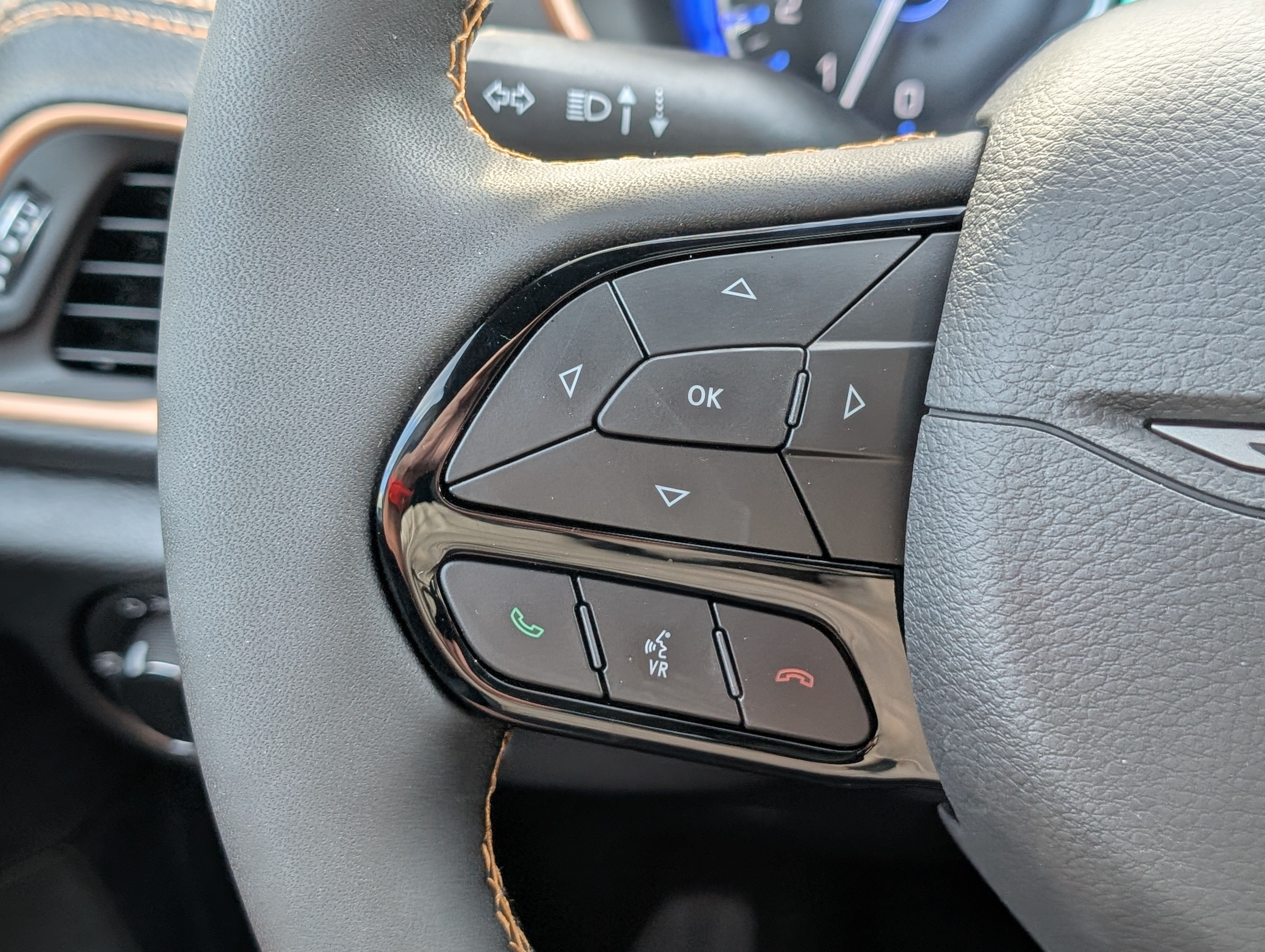 New 2027 Chrysler Pacifica Pinnacle w/ Theater Group AWD/4WD image 27