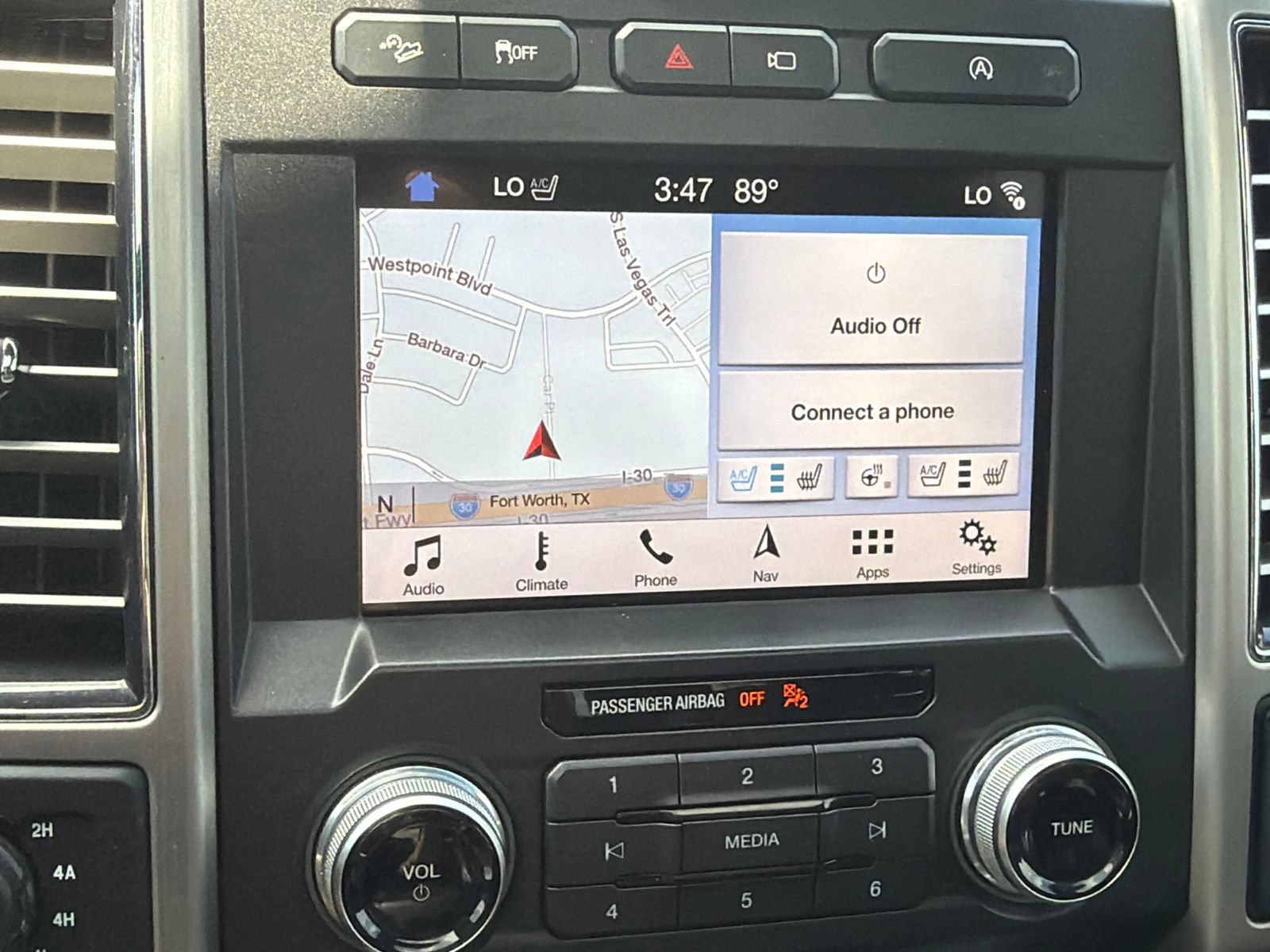 Used 2018 Ford F150 Platinum w/ Equipment Group 701A Luxury AWD/4WD image 19