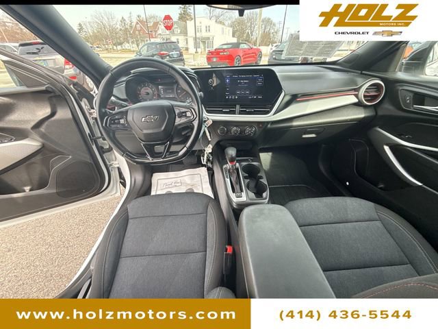 Certified 2024 Chevrolet Trax RS w/ Driver Confidence Package image 19