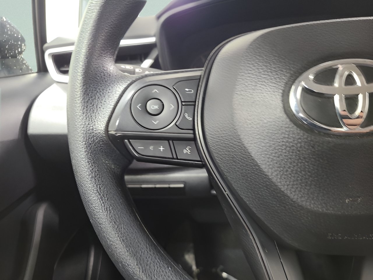 Used 2024 Toyota Corolla LE FWD image 23