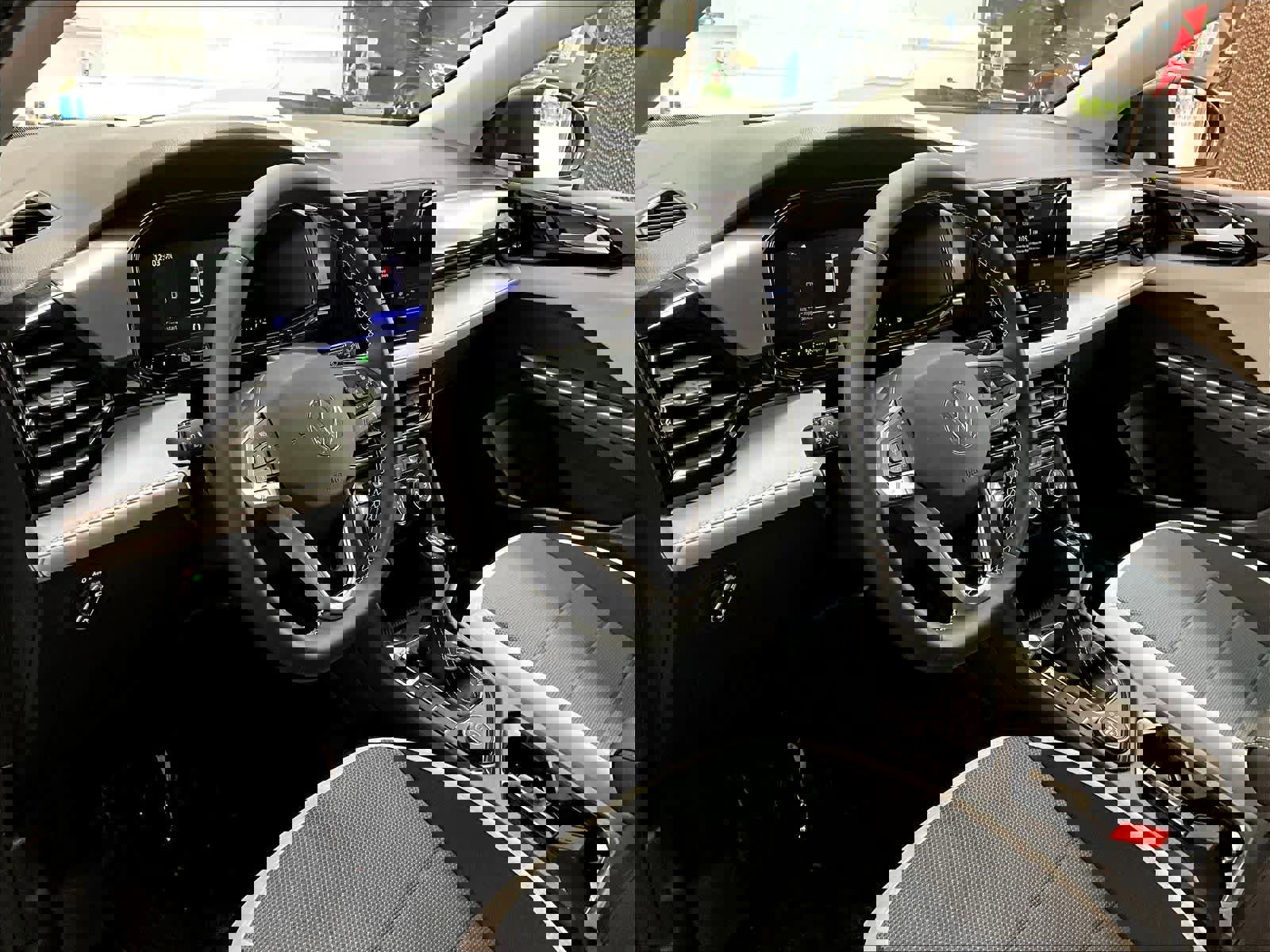 New 2026 Volkswagen Taos S image 8