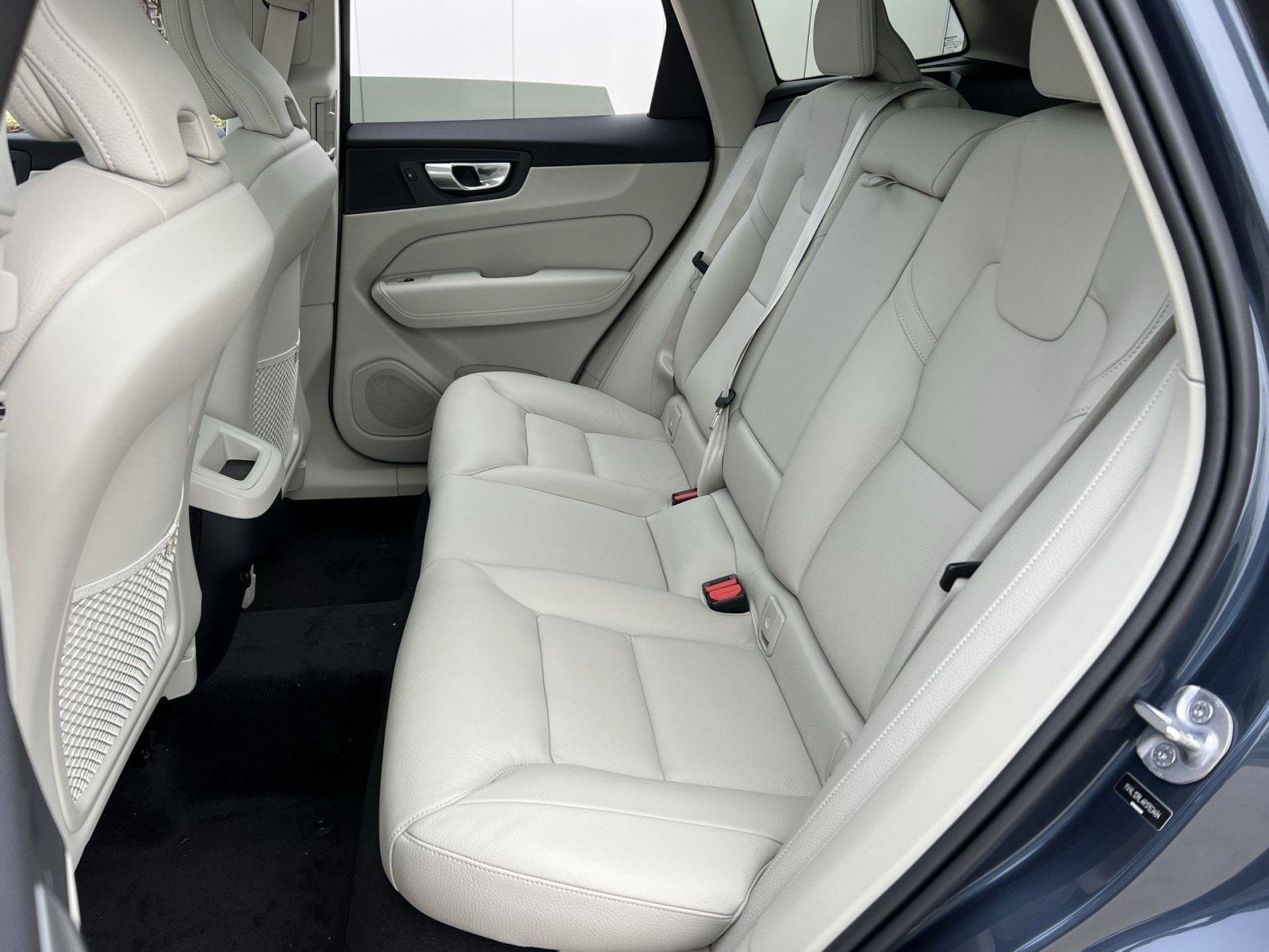 Used 2024 Volvo XC60 B5 Plus w/ Climate Package AWD/4WD image 25