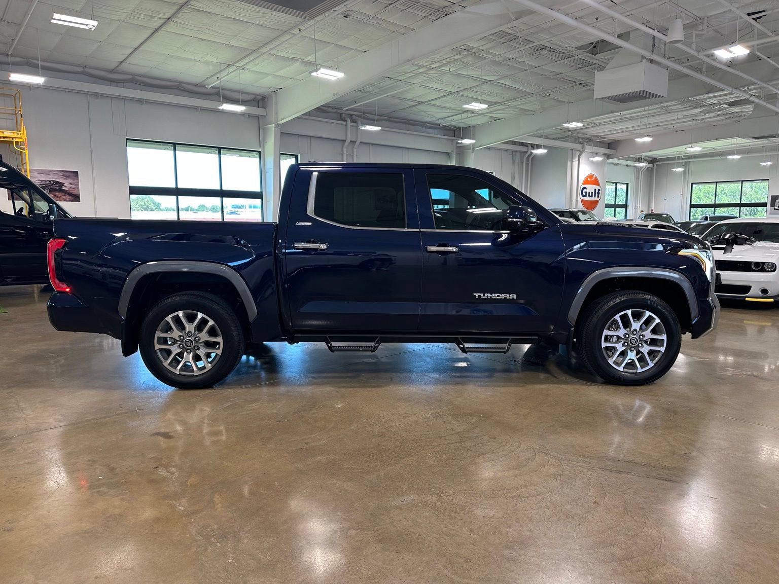Used 2024 Toyota Tundra Limited AWD/4WD image 8