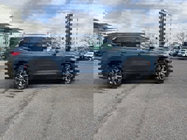 Used 2025 Buick Enclave Preferred image 8