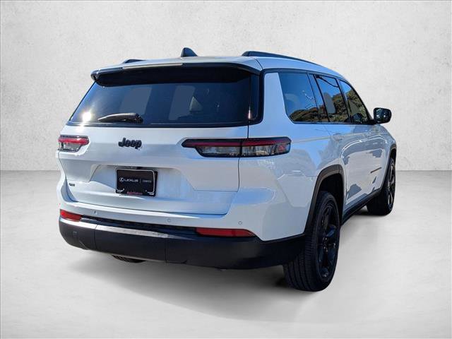 Used 2022 Jeep Grand Cherokee L Laredo image 5