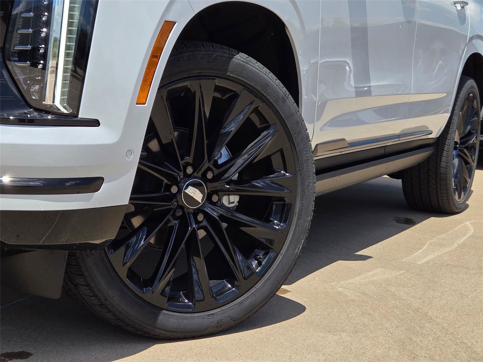 New 2026 Cadillac Escalade Platinum Sport w/ LPO, ONYX Package AWD/4WD image 8