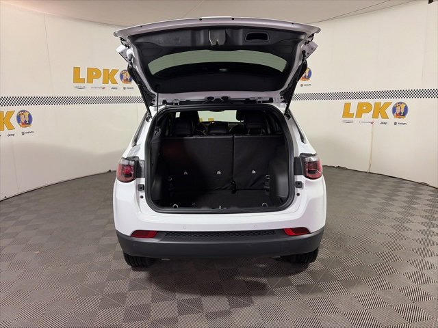 New 2026 Jeep Compass Limited image 4