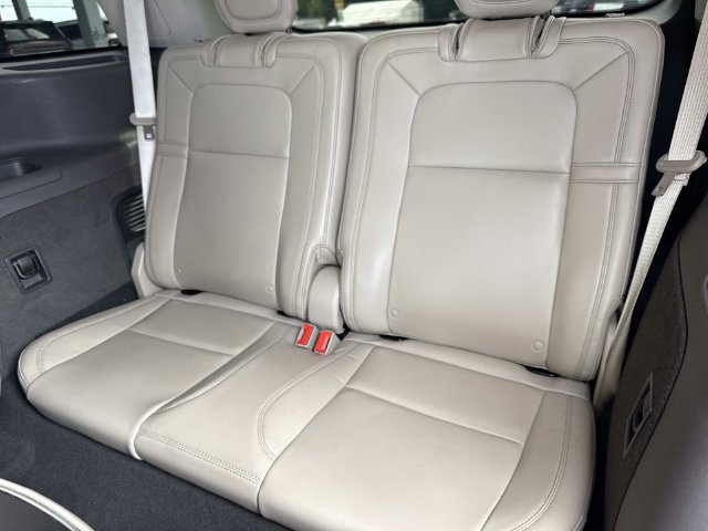 Used 2020 Lincoln Aviator Grand Touring w/ Equipment Group 302A AWD/4WD image 17