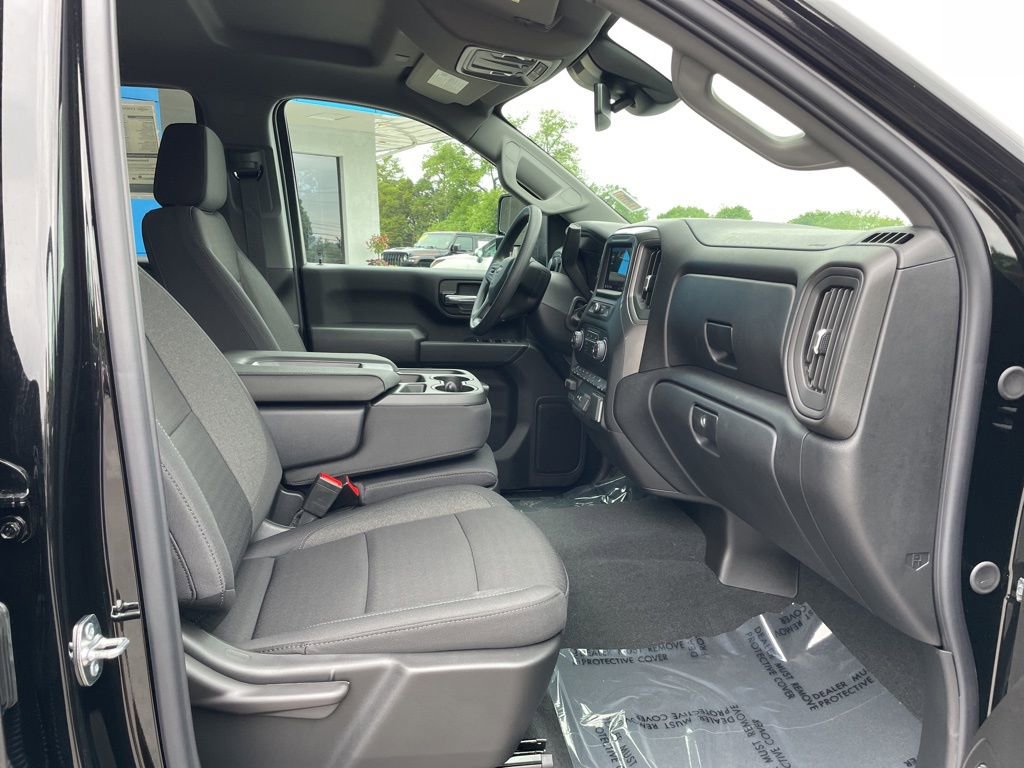 New 2026 Chevrolet Silverado 2500 Custom w/ Custom Value Package AWD/4WD image 18