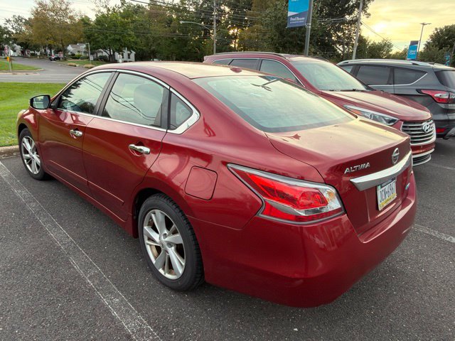 Used 2014 Nissan Altima 2.5 SL w/ Moonroof Package FWD image 6