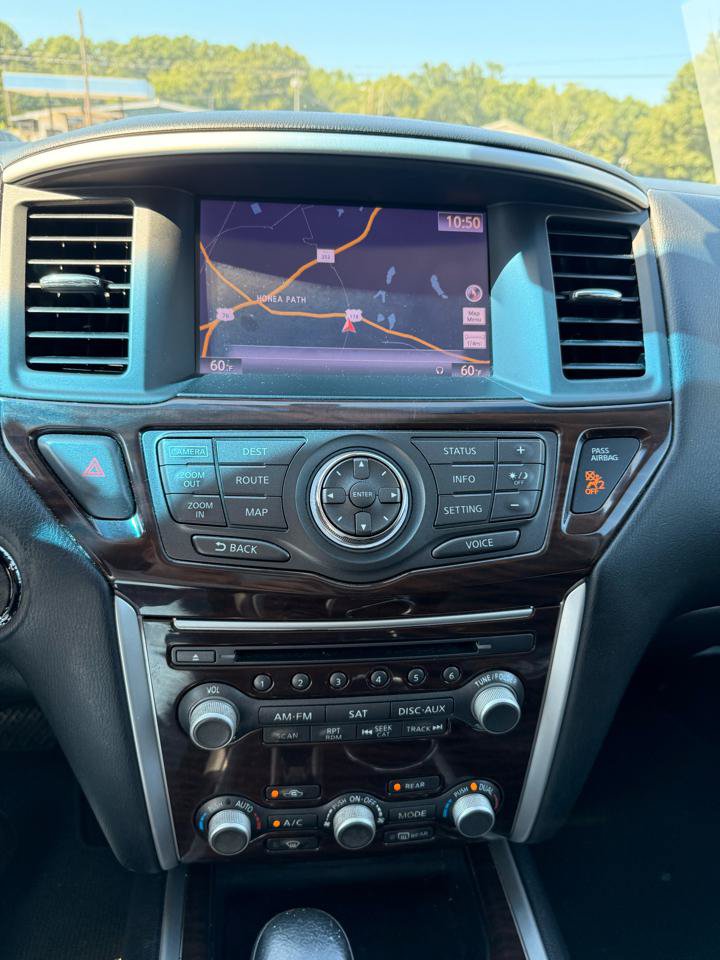 Used 2013 Nissan Pathfinder Platinum w/ Platinum Premium Pkg FWD image 18