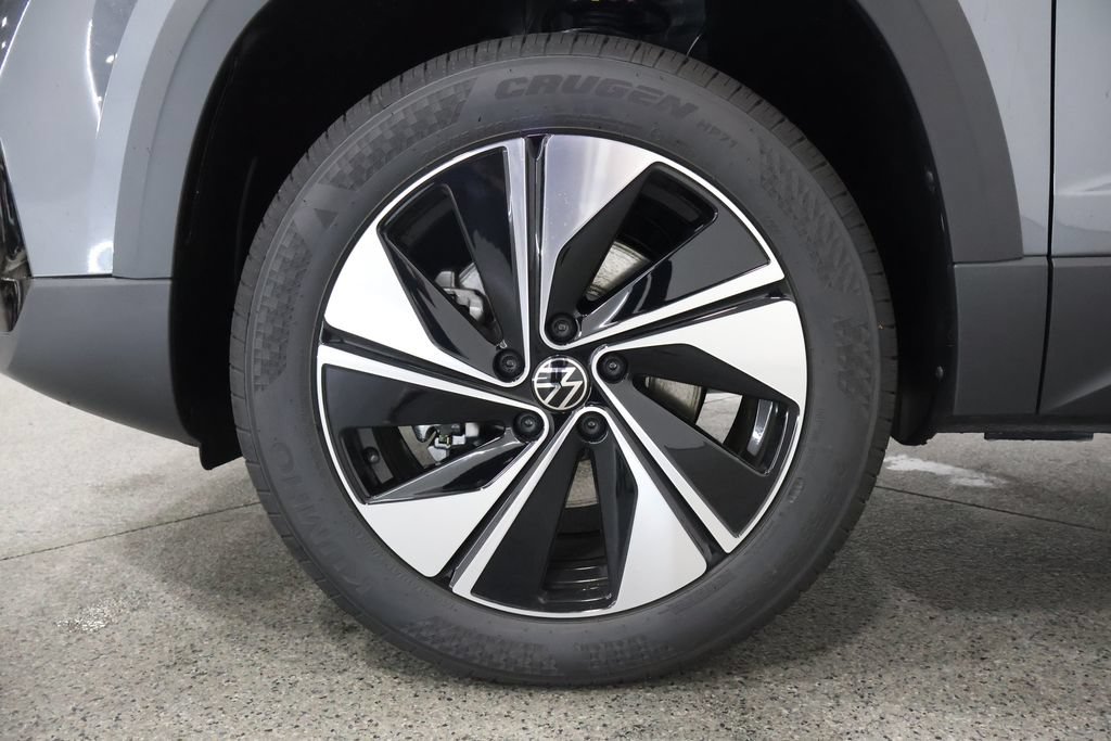 New 2026 Volkswagen Taos SE AWD/4WD image 5