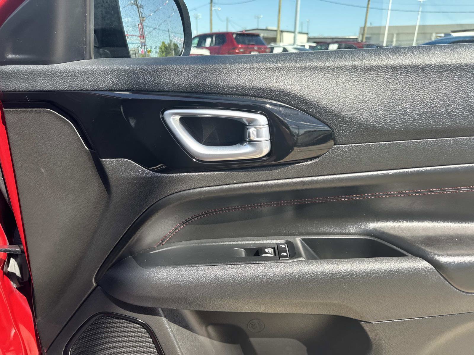 Used 2025 Jeep Compass Trailhawk AWD/4WD image 14