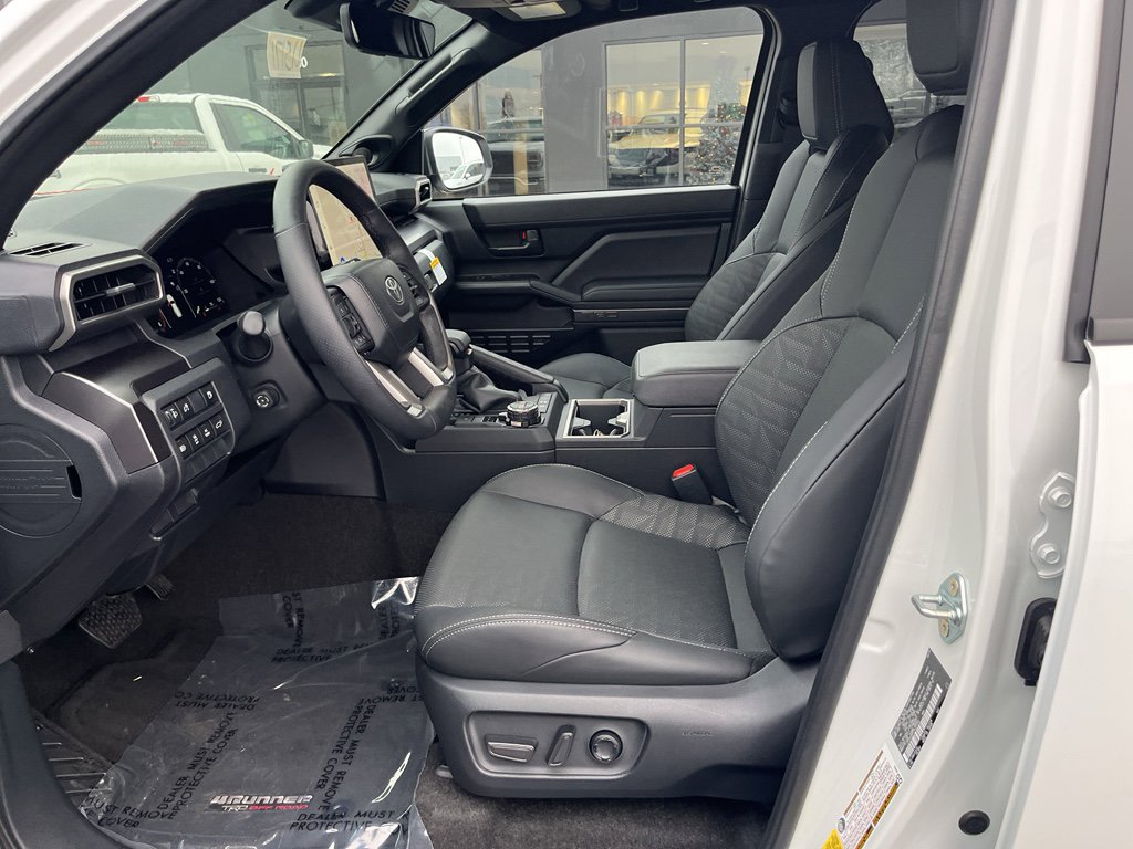 Used 2025 Toyota 4Runner TRD Off-Road Premium image 23