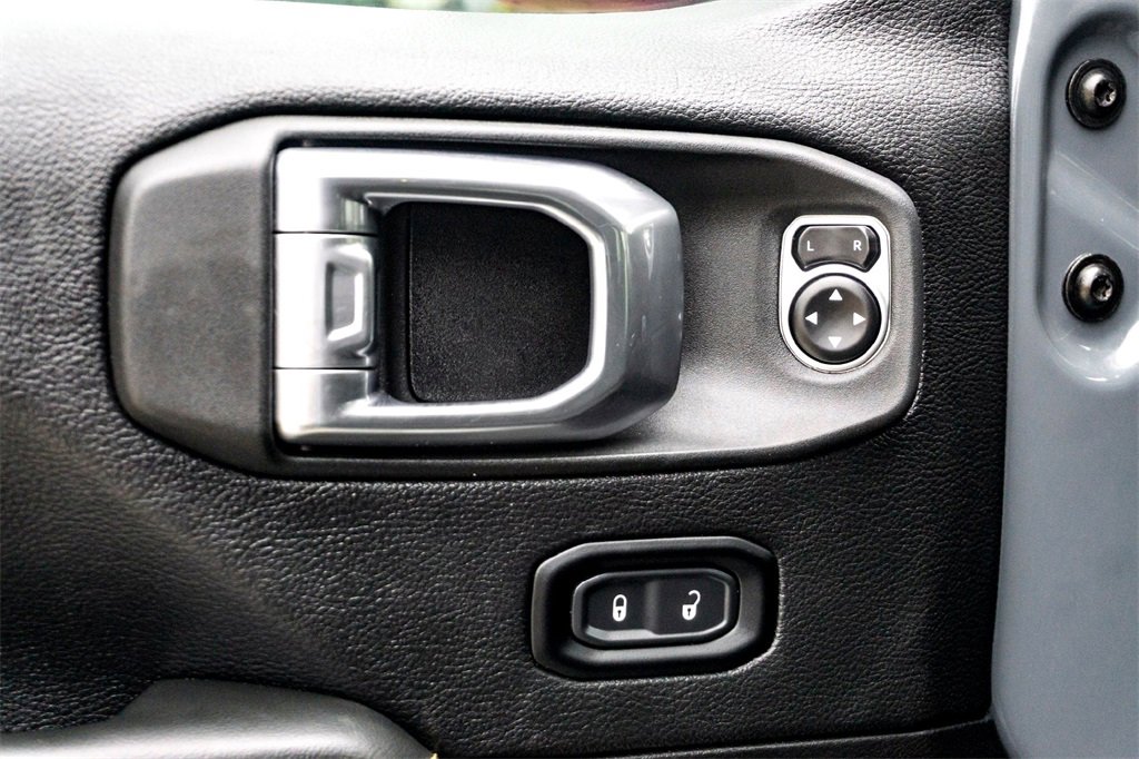 Used 2024 Jeep Wrangler Unlimited Sahara image 11