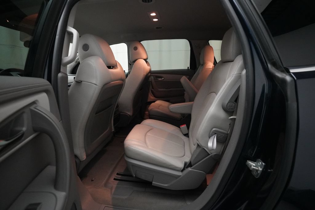 Used 2016 Chevrolet Traverse LT FWD image 16