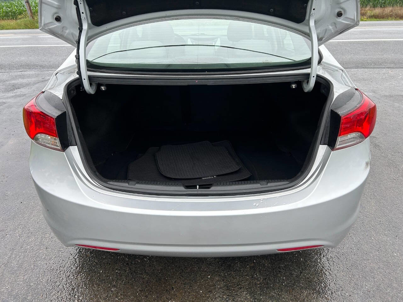 Used 2013 Hyundai Elantra Limited FWD image 10